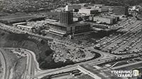 萨拉查大厅和辛普森大厦建成后，<a href='http://mbmg.z-buy.net'>足彩外围网站</a>, 它的命名争议很大. 1968